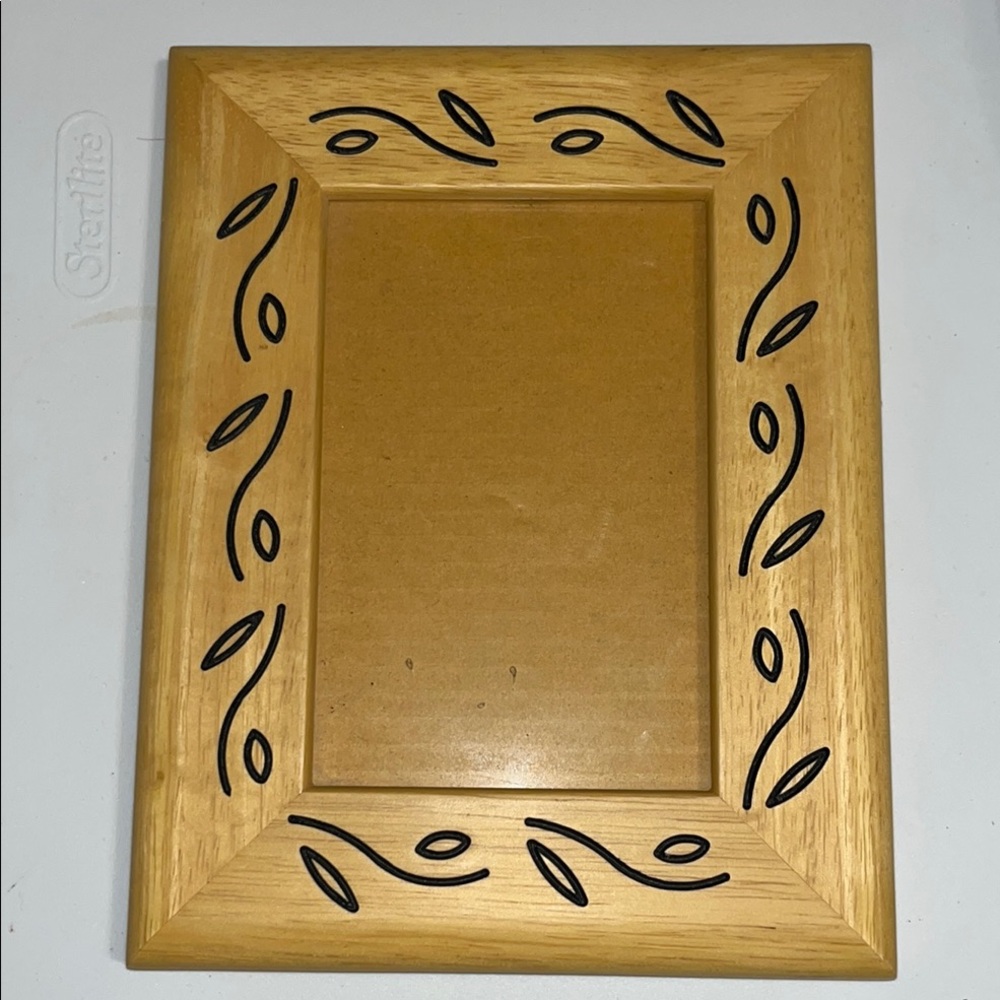 Decorative Wooden Photo Frame with Black Accents